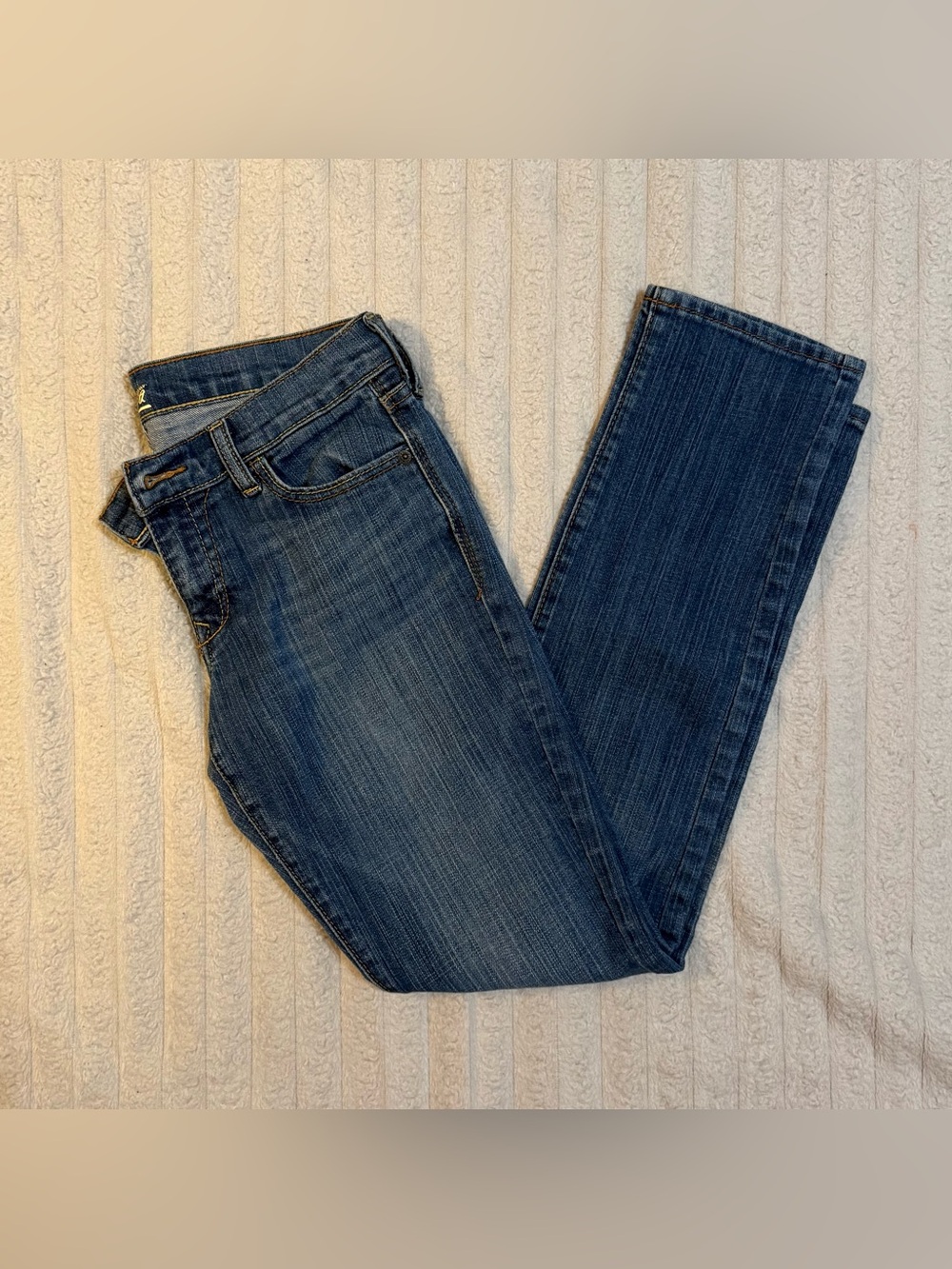 Old Navy Diva Fit Women's Mid Wash Straight Leg Blue Jeans
